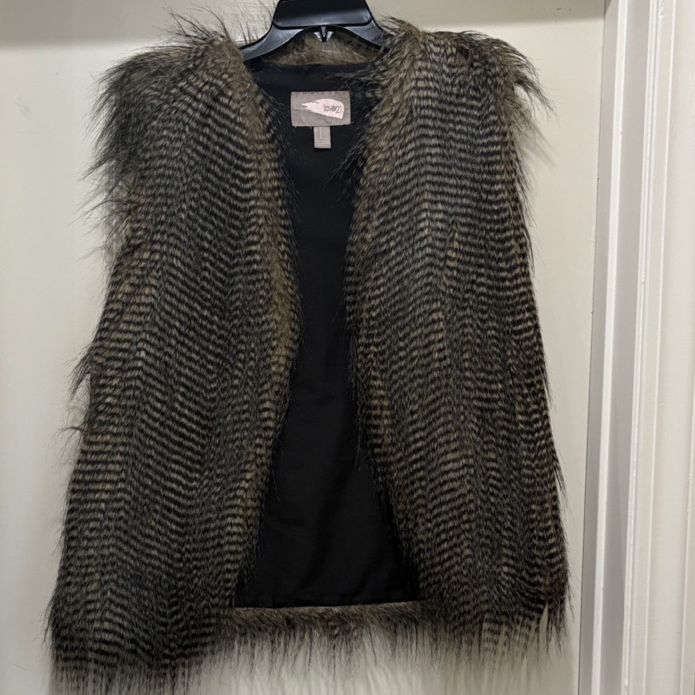 FAUX FUR VEST F21 - Picture 1 of 5